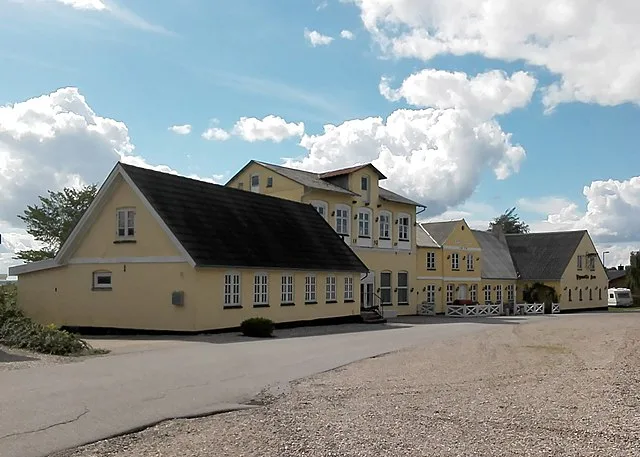 640px-GuderupNymølleKro